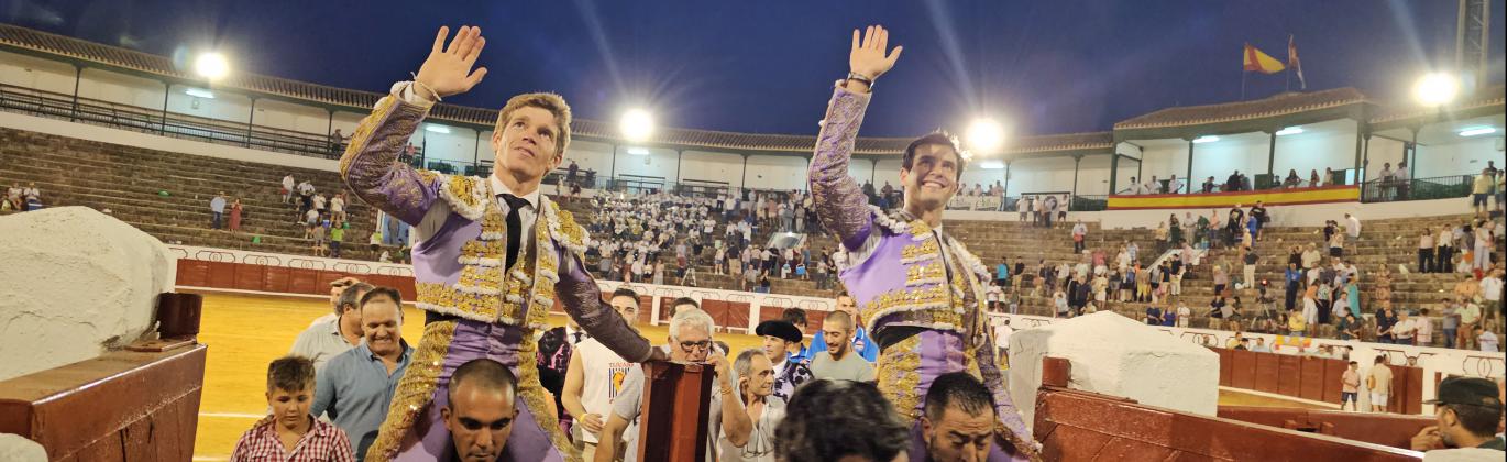 Borja Jiménez y Samuel Navalón salieron por la puerta grande