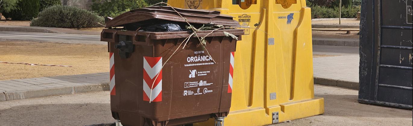 Contenedores situados en el Paseo de Córdoba