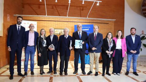 Embedded thumbnail for Inauguración de la exposición &#039;De la dictadura a la democracia ¡Qué Cambio16!&#039;